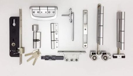 10 lỗi thường gặp khi lắp đặt phụ kiện nhôm kính và cách khắc phục